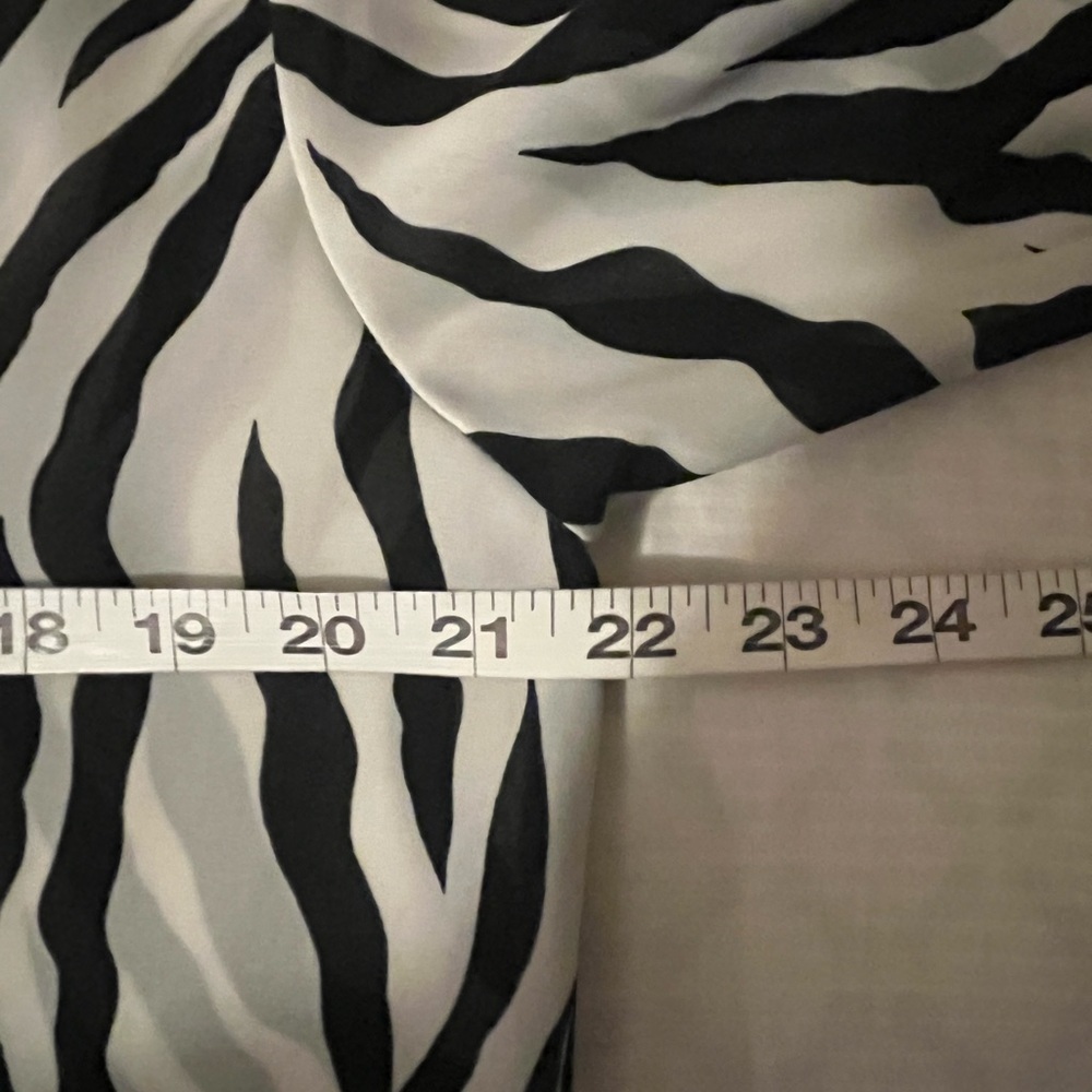 Diane Von Furstenberg Vintage zebra print semi sheer boxy oversized button down - Picture 6 of 7
